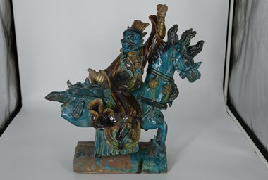 明神人骑兽琉璃脊瓦塑像